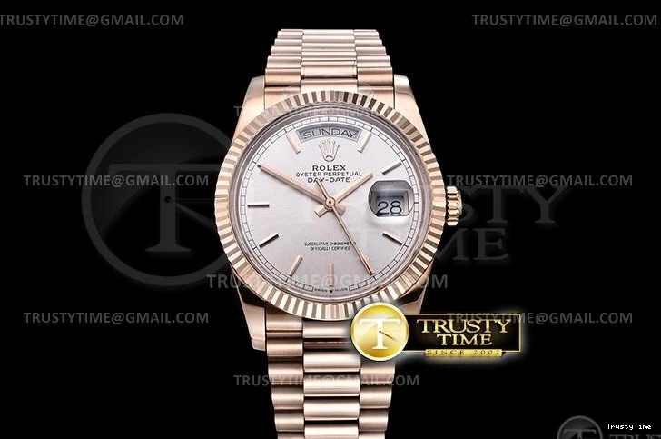 1030 RDD0219E – DayDate 36mm RelaxedFit 695